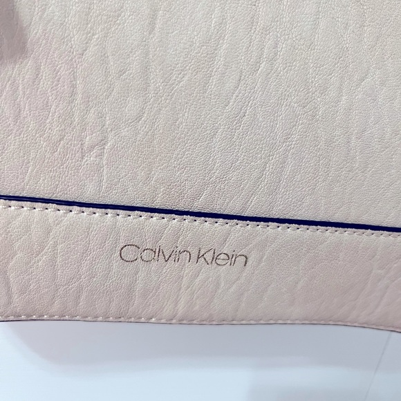 CALVIN KLEIN nude crossbody bag - Picture 3 of 7